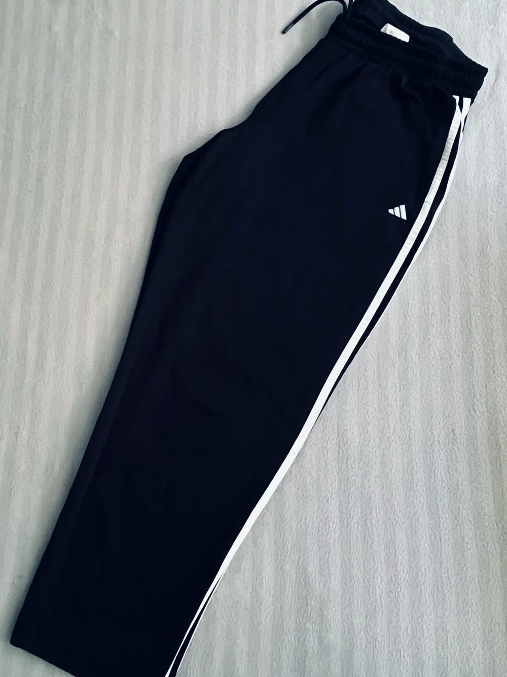 adidas Maroon Long-Sleeve Athletic Tee XL / adidas L black track pants combo